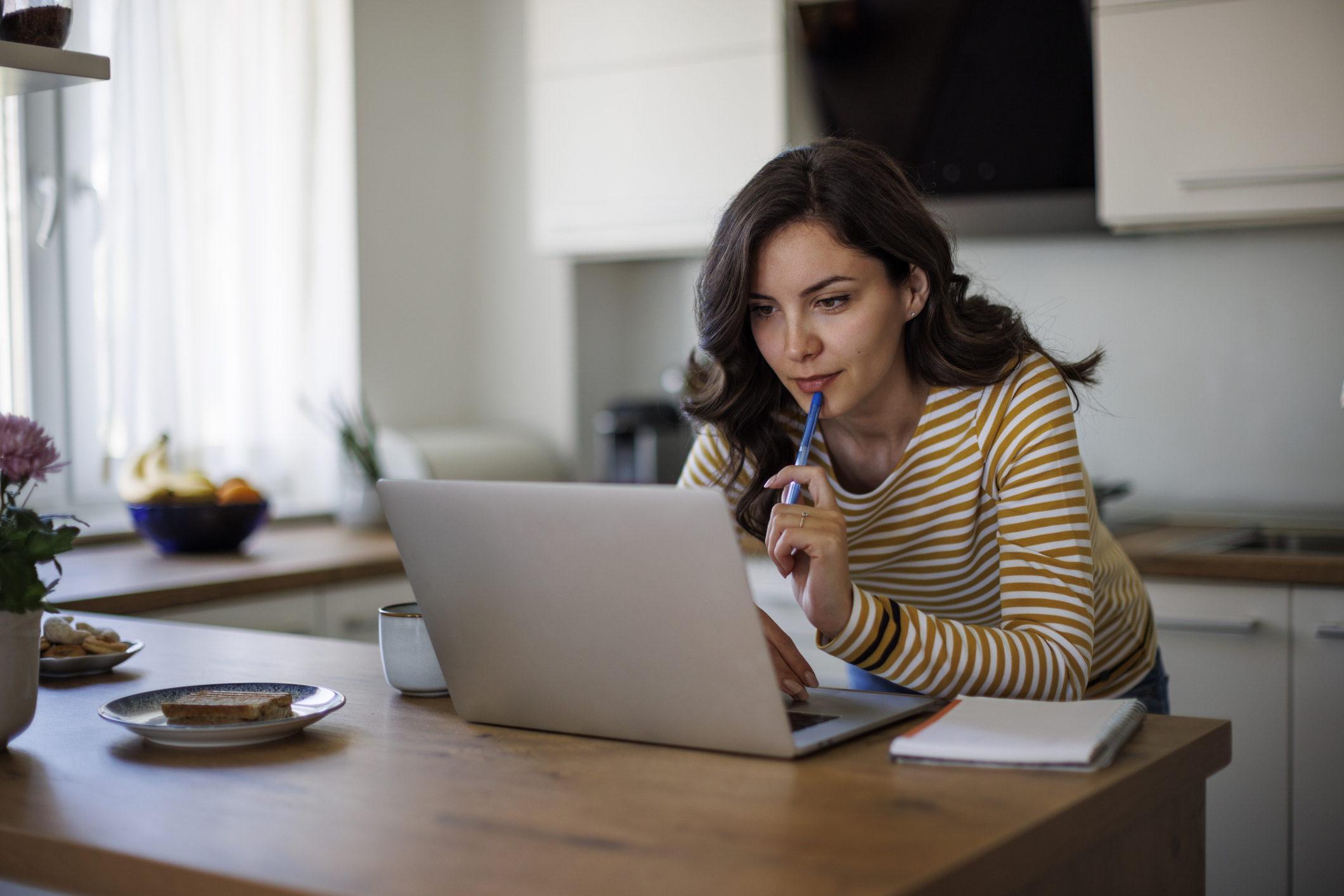 On-Campus vs Online Study in the UK: Which is More Expensive?